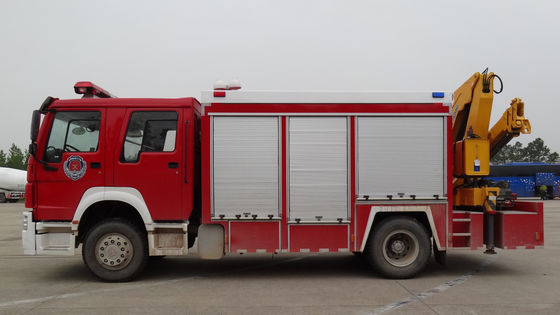 Multifunction SINOTRUK Fire Truck , Heavy Rescue Fire Apparatus With 5t Crane
