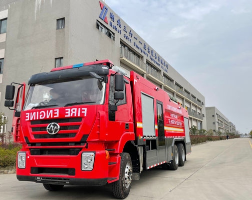 รถดับเพลิงสำหรับงานหนัก IVECO ระดับมืออาชีพ 6x4 สำหรับการฉีดพ่นถนนแบบมัลติฟังก์ชั่น